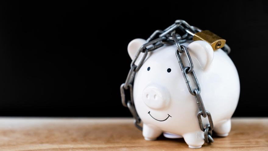 Violencia económica, el abuso invisible que atrapa a miles de mujeres