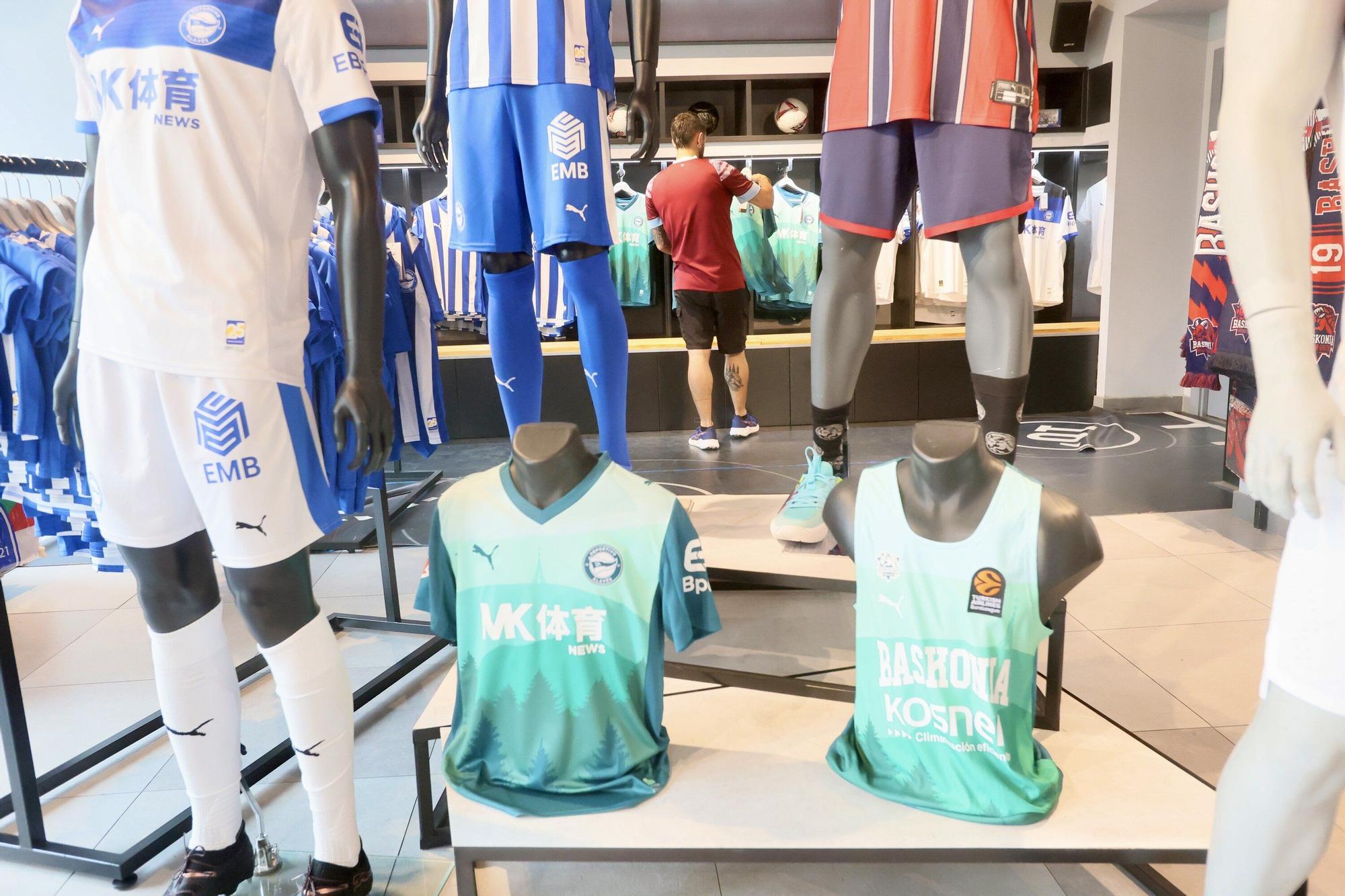 En imágenes: Alavés y Baskonia homenajean al Gorbea en su tercera equipación