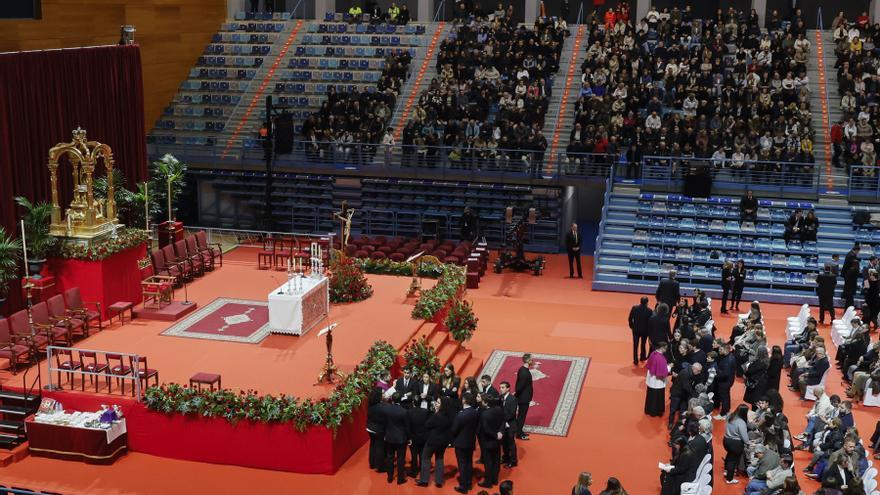 Huelva despide a las víctimas del accidente de Adamuz con un funeral en el Carolina Marín