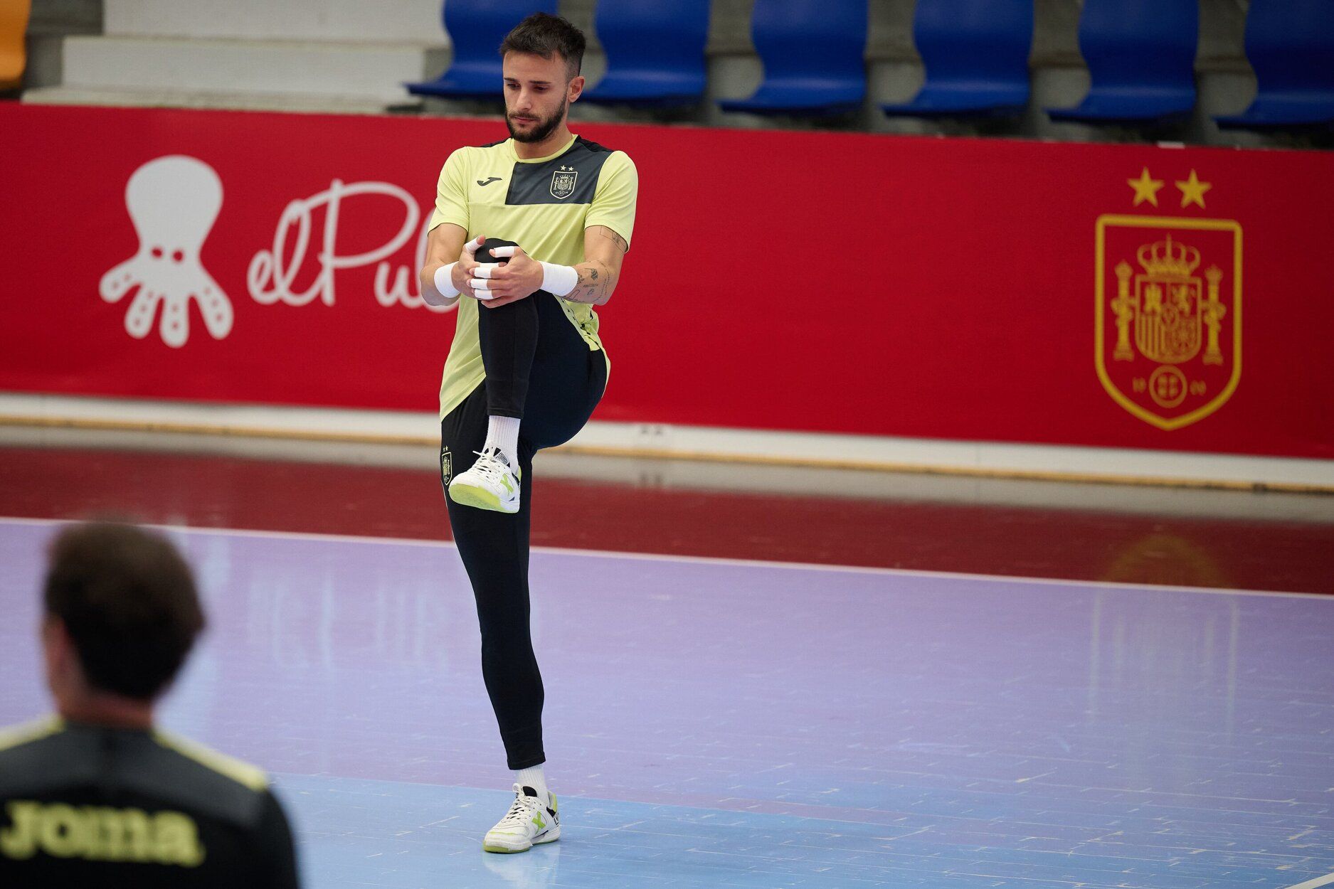 Fotos del entrenamiento de la selección española de fútbol sala en el pabellón Anaitasuna