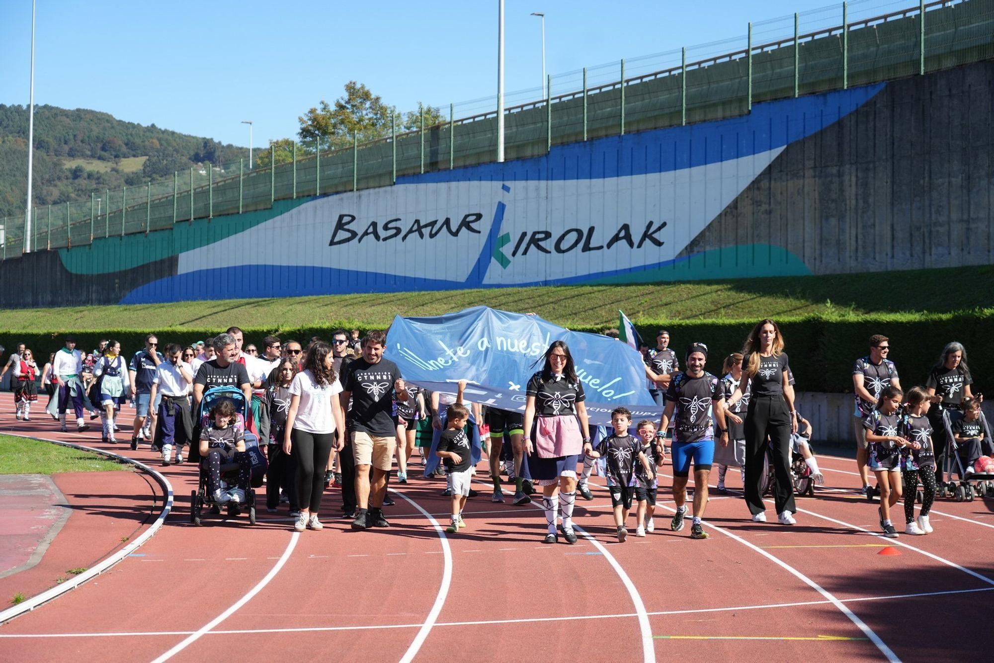 Basauri arropa a Yeray González en la final de su reto '12 maratones en 12 meses' por la asociación CNTTB1