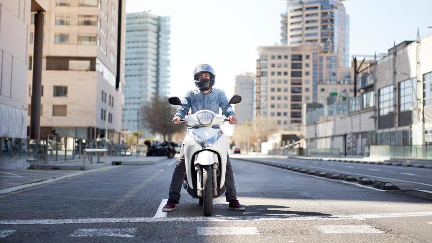Los hábitos que debes adoptar para ahorrar combustible en moto