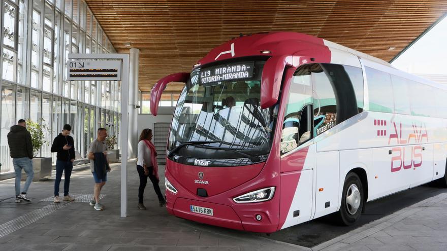 Los horarios “aproximados” de Alavabus generan algunas quejas