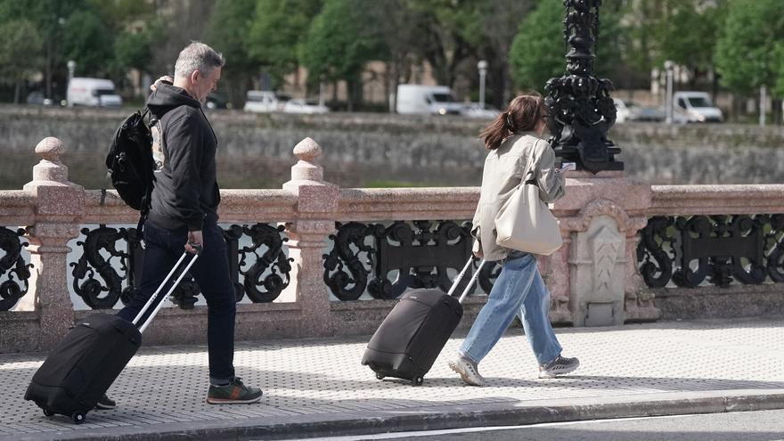 Gipuzkoa consolida su tirón turístico en agosto pese al leve retroceso de Donostia