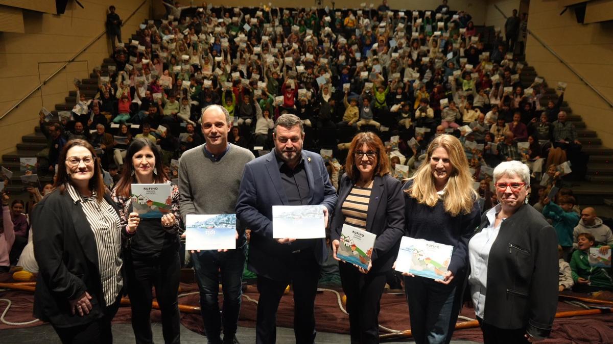 Zubialde, Lekuona, Enparan, Emazabel, Barredo, Ausan eta Atxukarro, argitalpenen aurkezpenean.