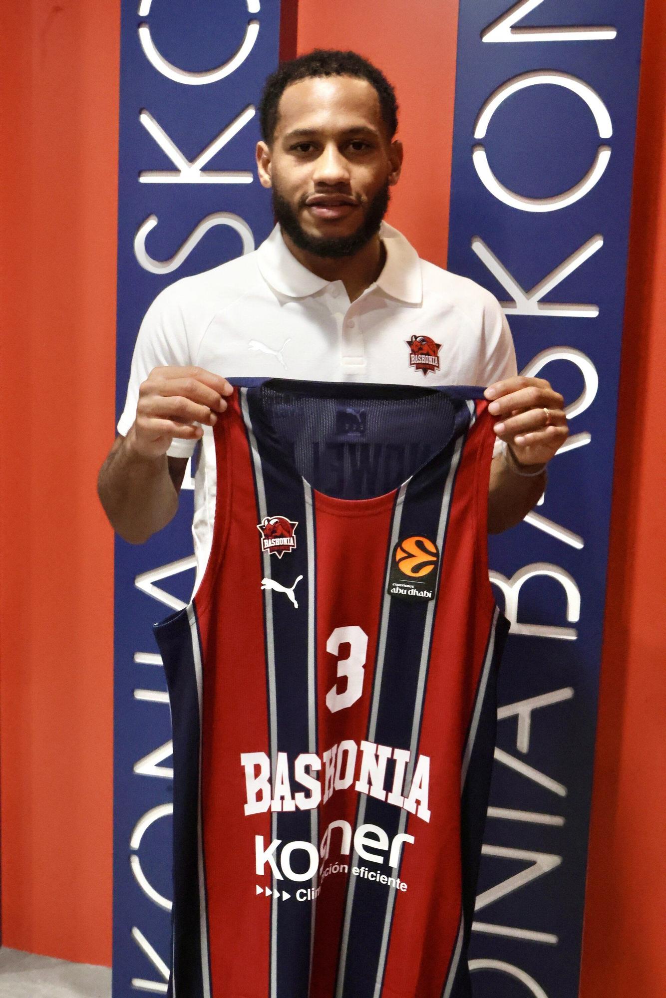 En imágenes: Presentación de Markquis Nowell como nuevo jugador del Baskonia