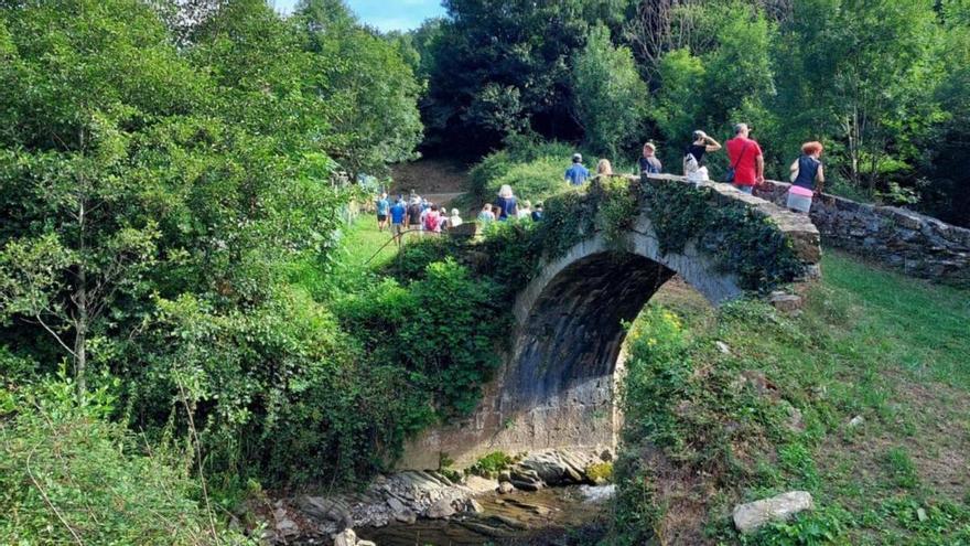 Un pasado de ferrerías, molinos y linajes espera a los que acudan a las visitas guiadas al valle Altzolarats de Zestoa