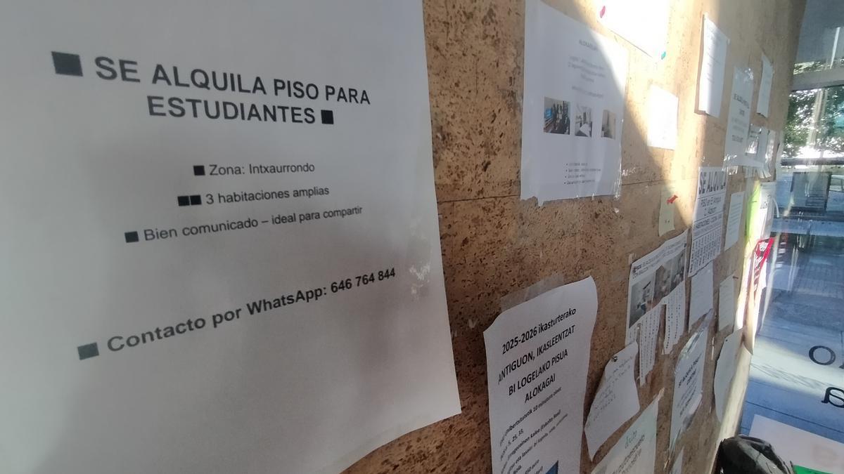 Anuncio de un piso en el barrio donostiarra de Intxaurrondo, dirigido a estudiantes del campus gipuzcoano.