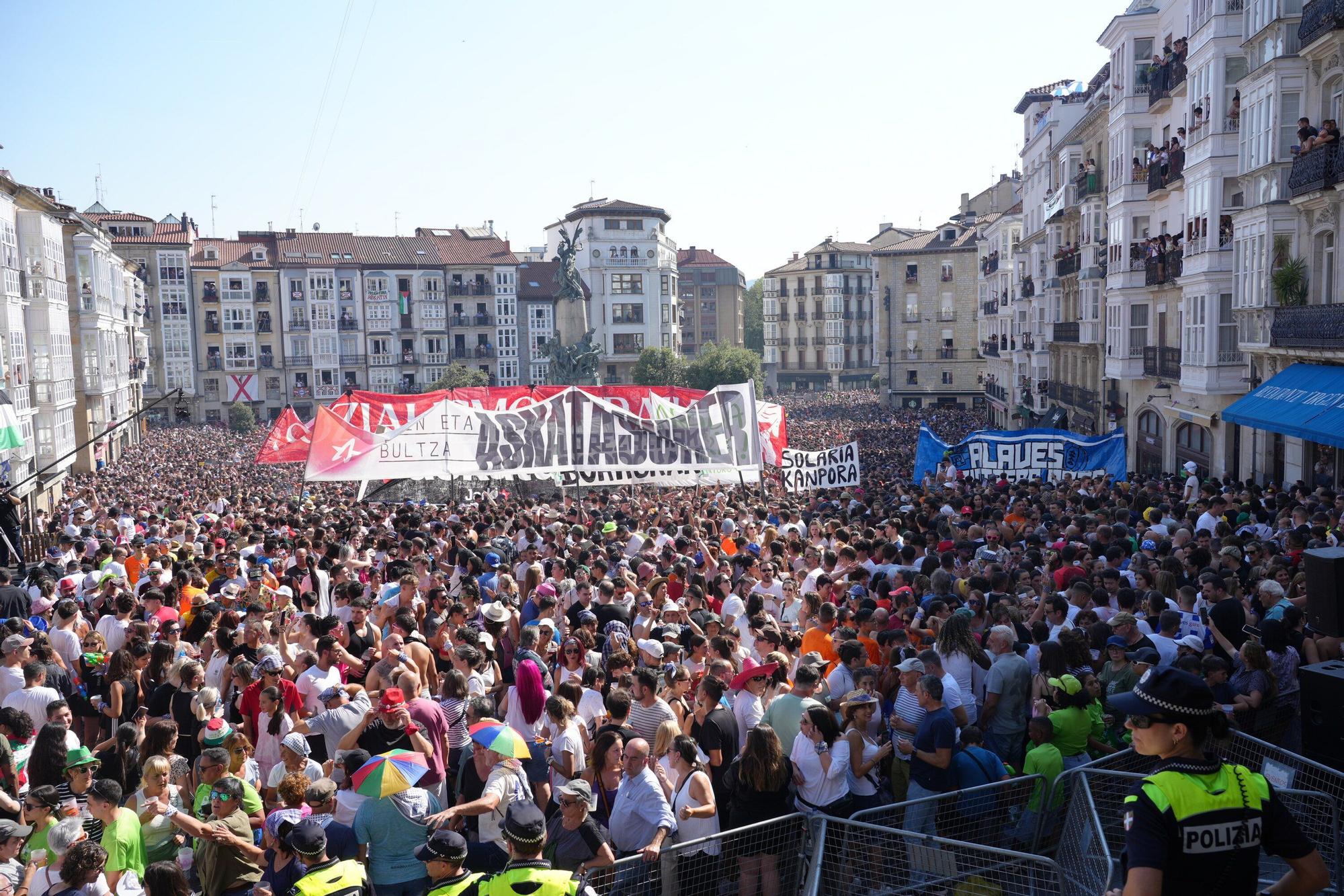 En imágenes: Así ha sido la bajada de Celedón en 2025