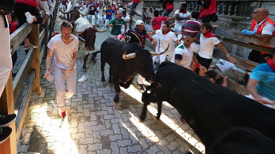 San Fermín | Galería de todas las fotos del 7º encierro, con los Victoriano del Río
