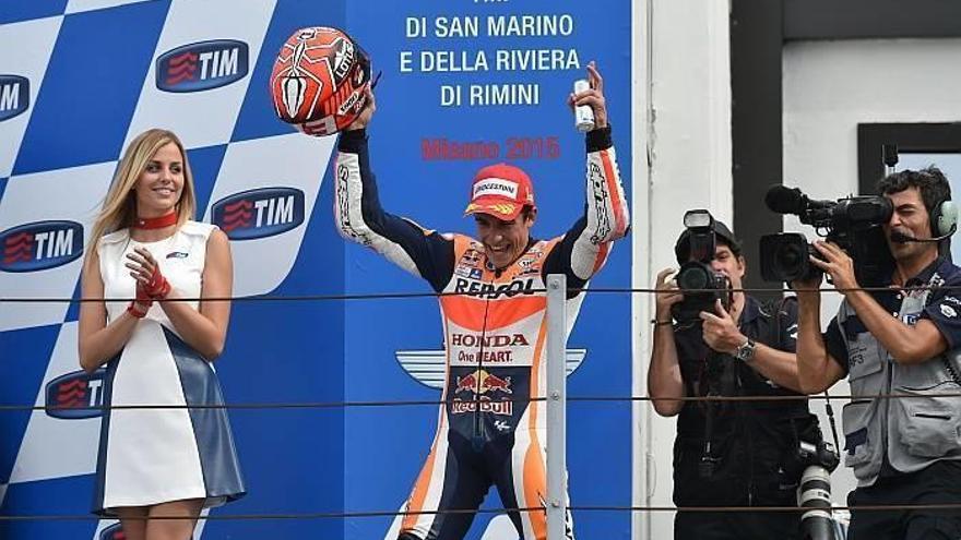 Efrén Vázquez se cae en San Marino cuando iba en el grupo de cabeza