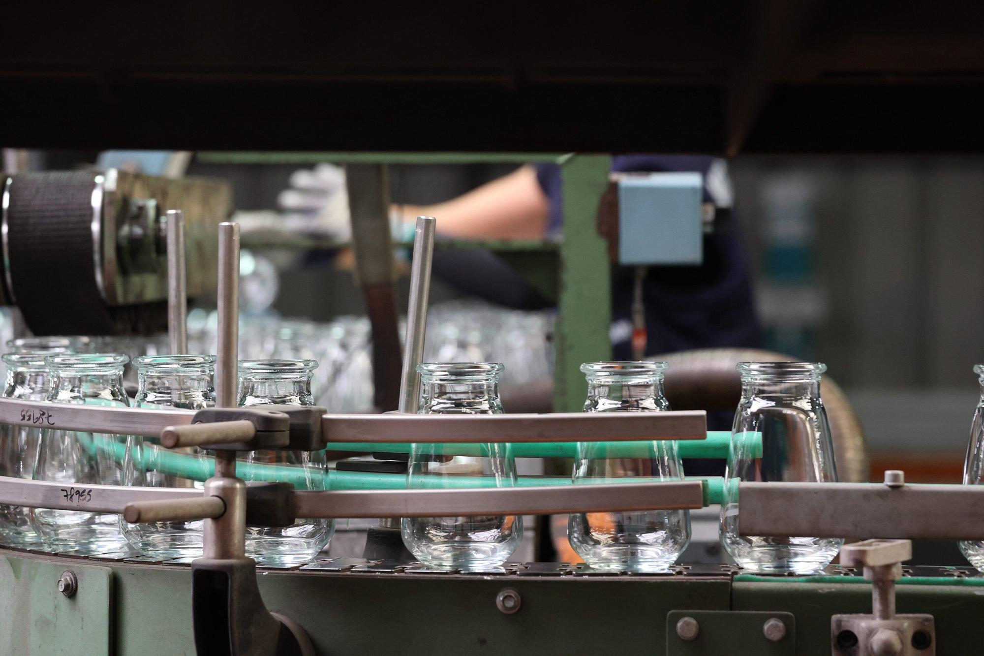 En imágenes: Pradales pone a Vicrila como "ejemplo" industrial que ha sabido enfrentar dificultades