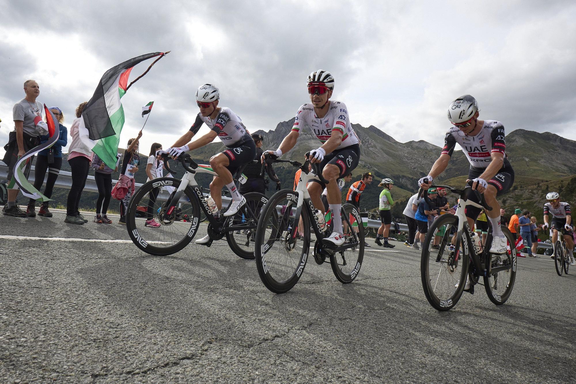 Fotos de la etapa navarra de La Vuelta 25 entre Sendaviva y Larra - Belagua