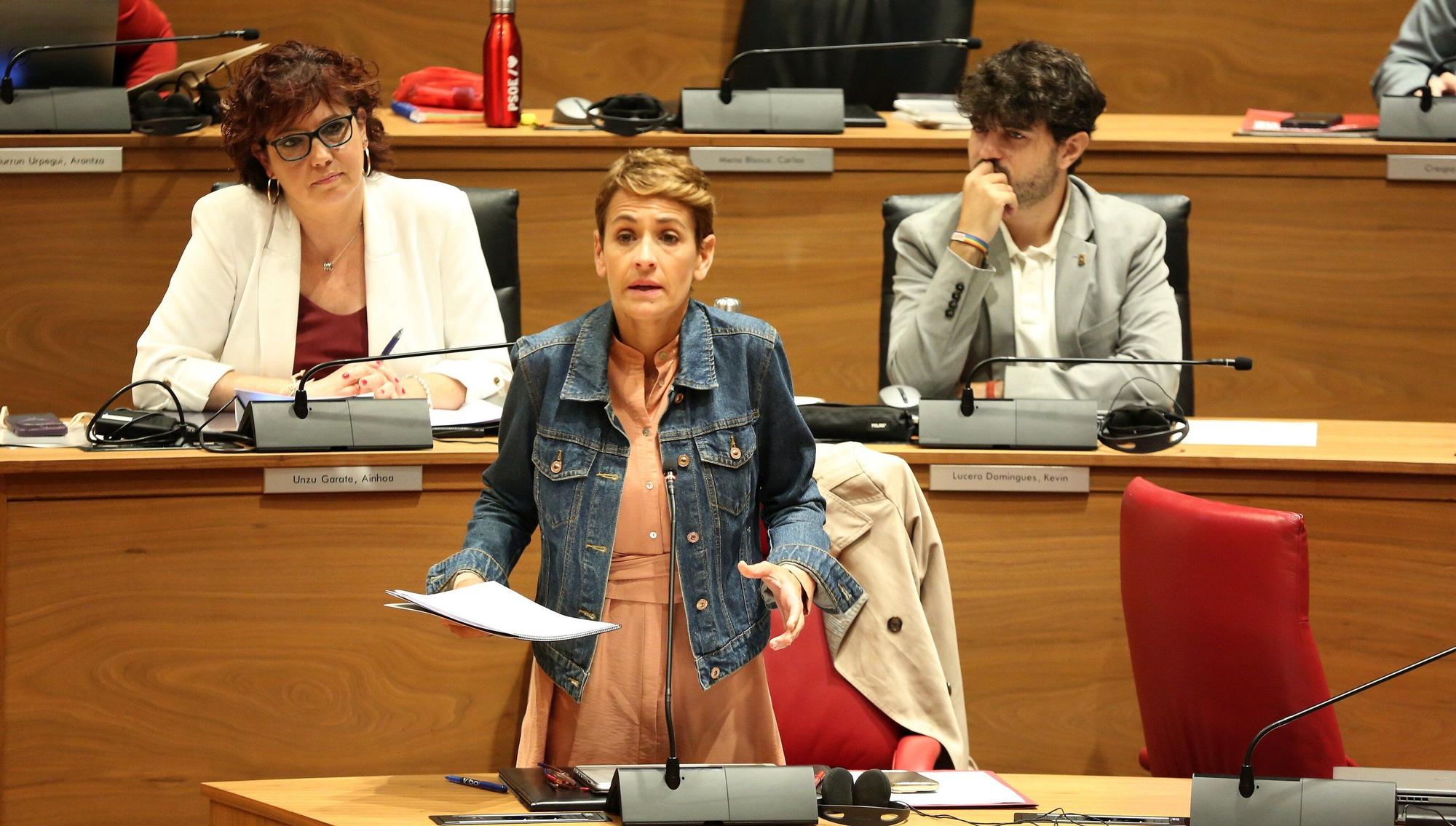 Fotos del pleno del Parlamento de Navarra del 9 de octubre