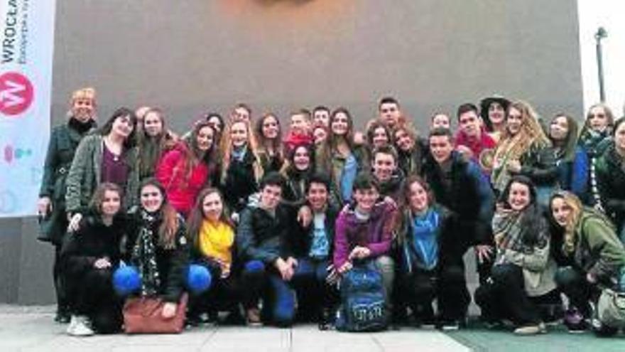 Alumnos de Jesuitas visitan Wroclaw estos días