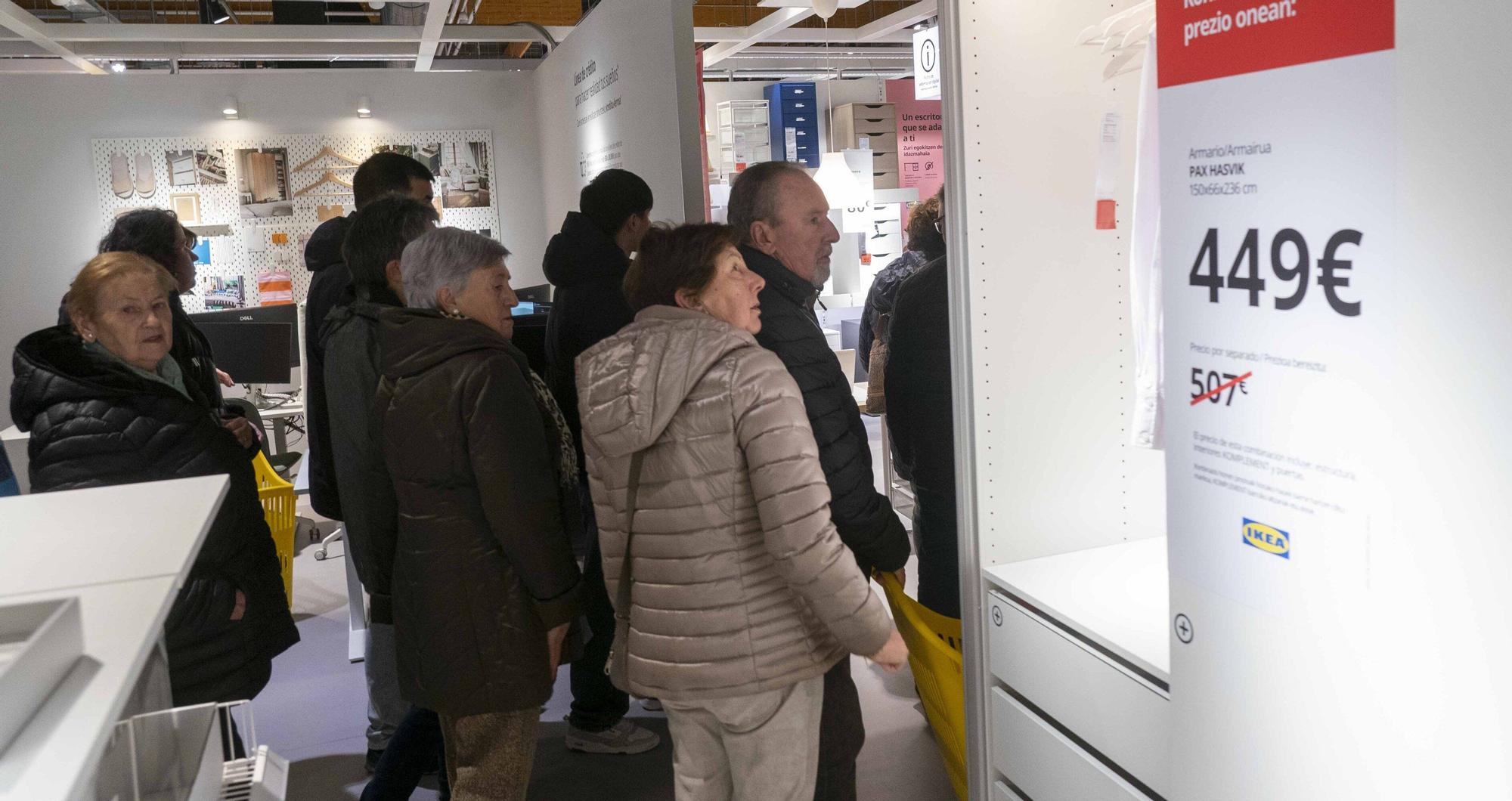 Fotos de la inauguración de la nueva tienda de Ikea en Vitoria