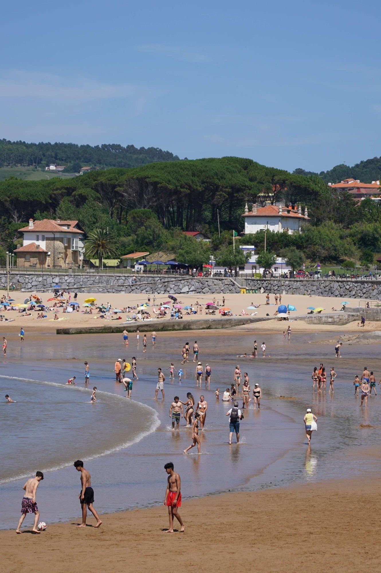 Jornada soleada para disfrutar de la playa.jpg