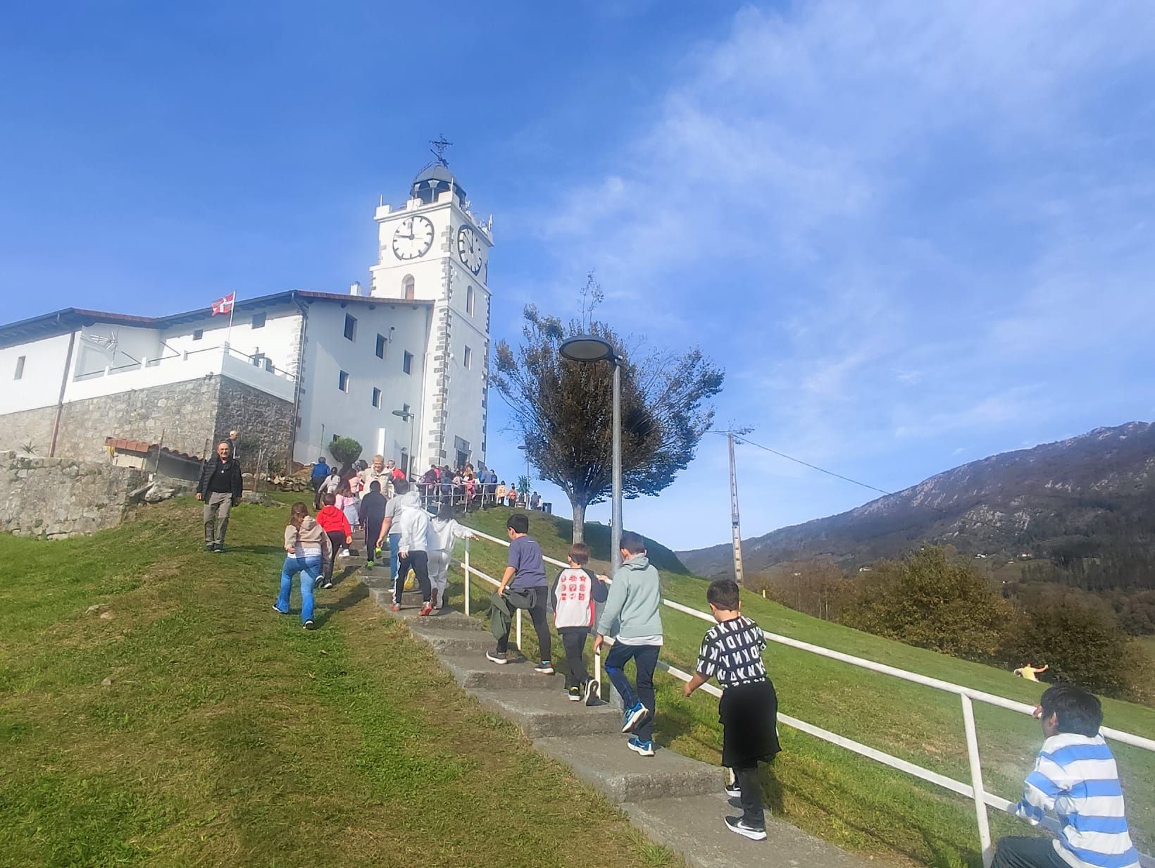 Los azkoitiarras no han faltado a su cita con la campana de San Martín