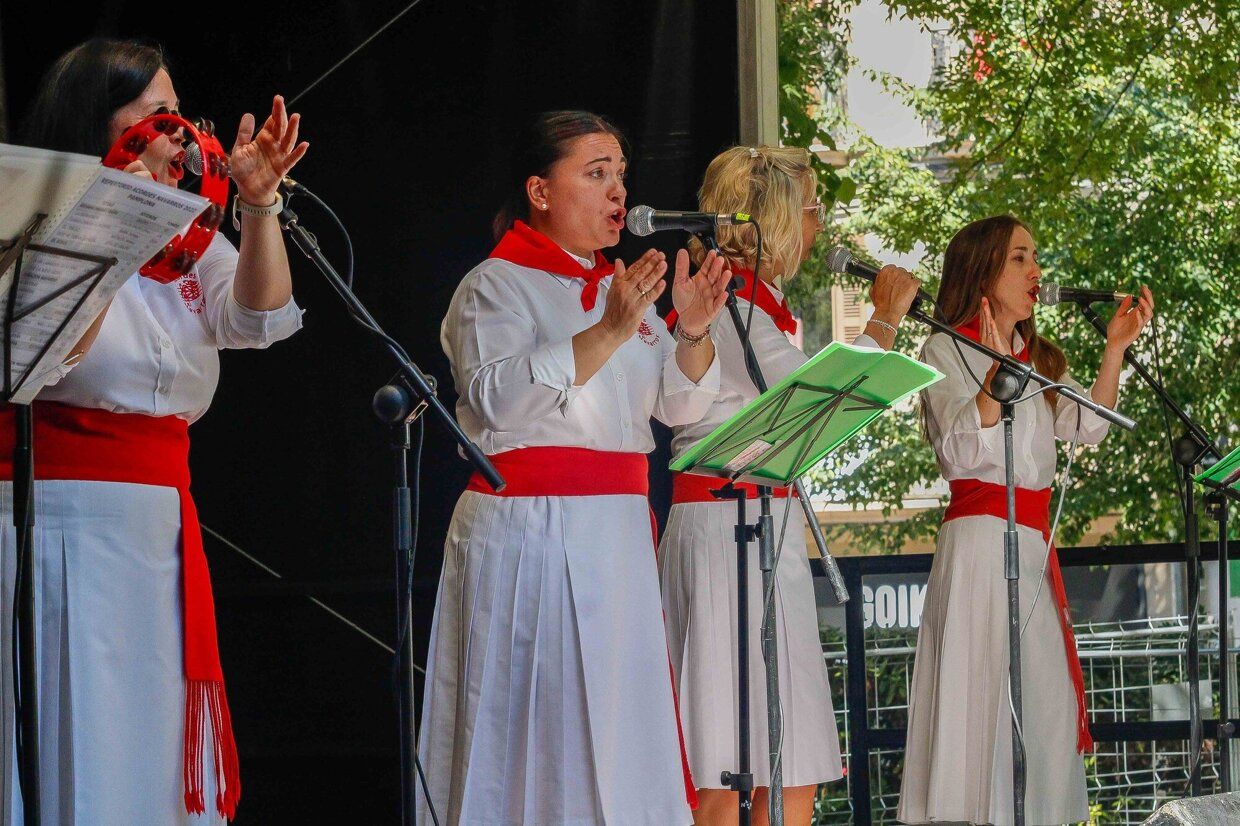 SAN FERMÍN | Jotas navarras en el Paseo Sarasate