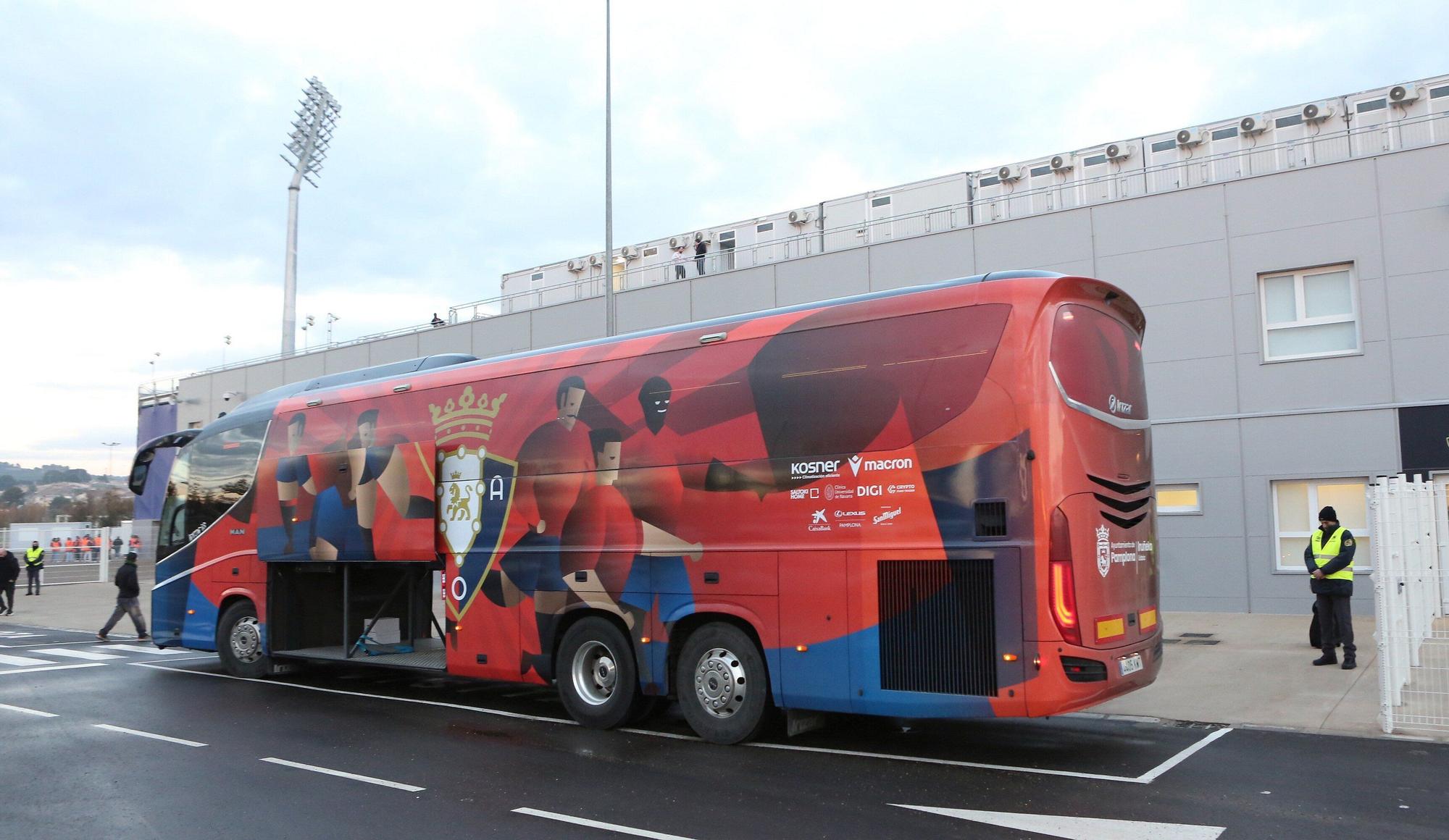 Fotos de la llegada de los jugadores de Osasuna al Ibercaja Estadio