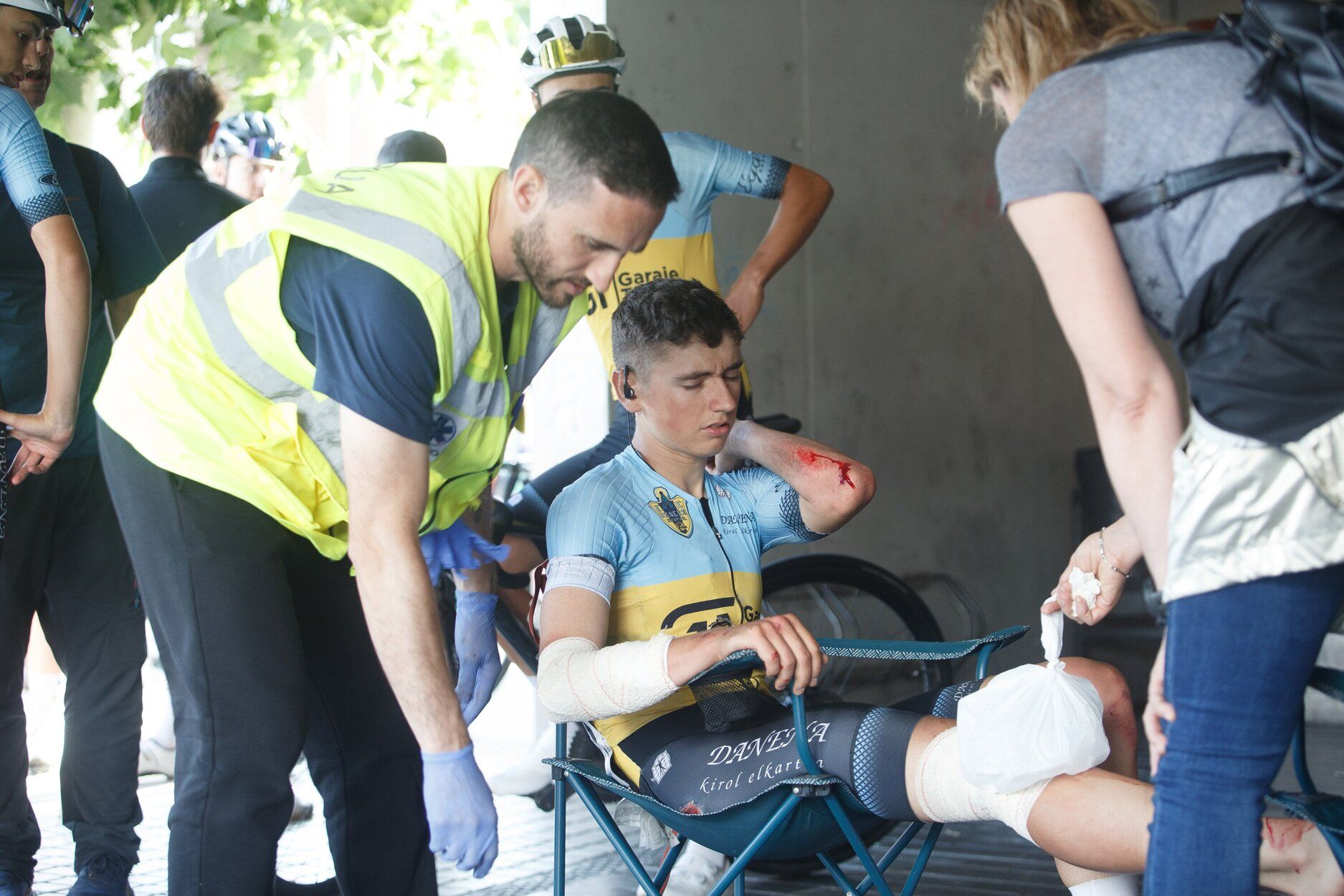 Imágenes de la llegada de la segunda etapa de la Vuelta a Pamplona