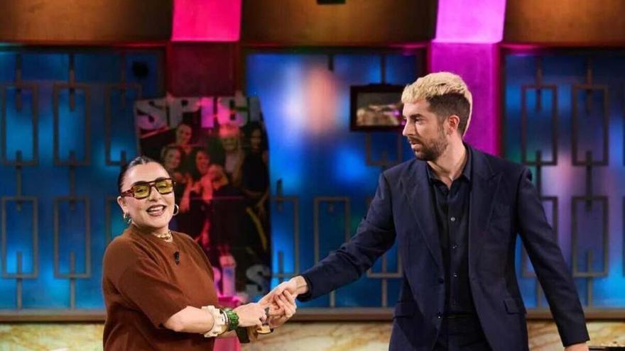 La surrealista petición de Candela Peña a Bad Bunny en ‘La Revuelta’: “Que nos lleve a …”