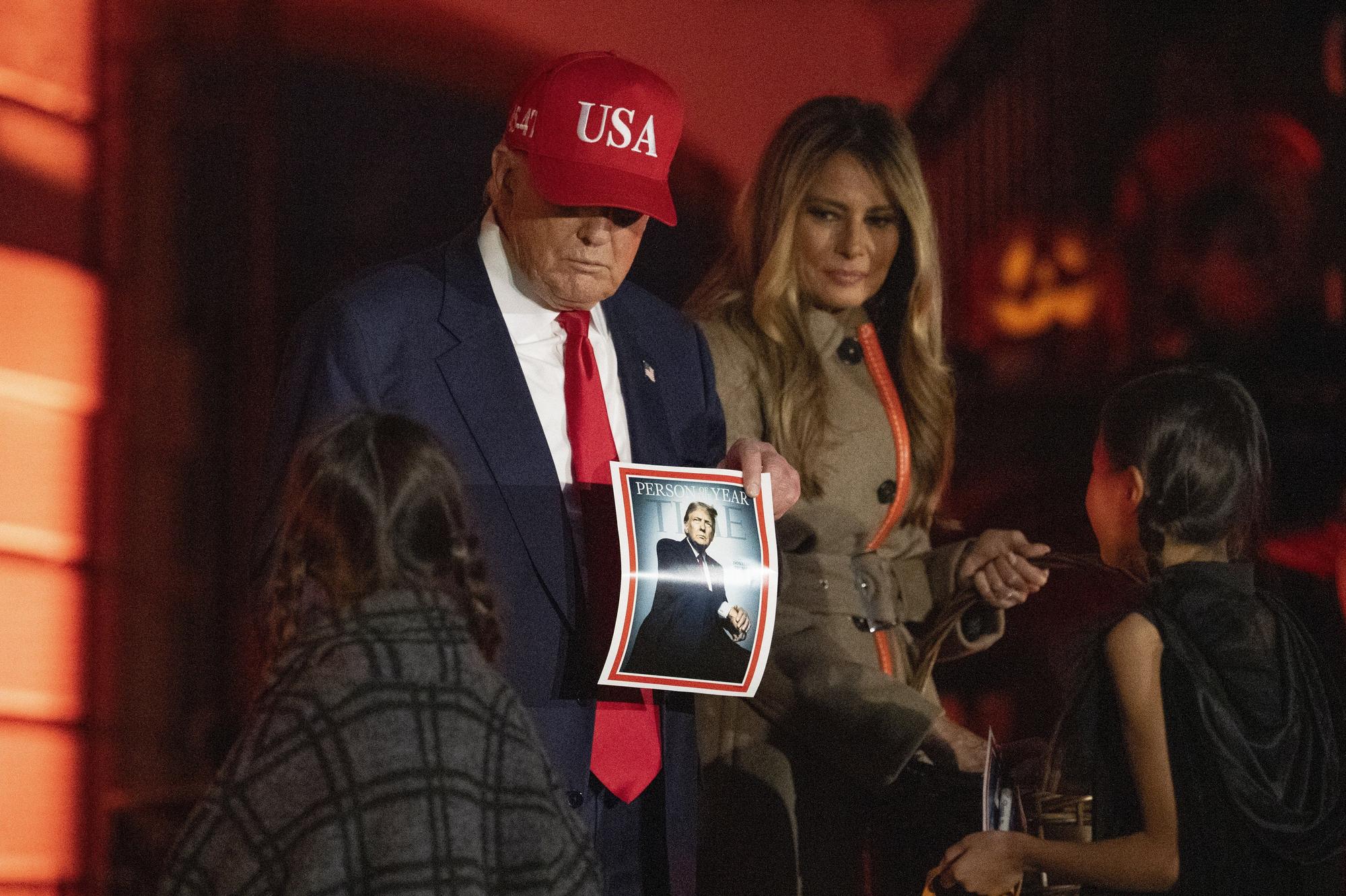 Melania y Trump se rinden ante Halloween: dulces, niños y calabazas en la Casa Blanca