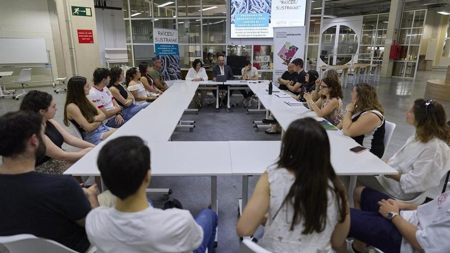 Raíces/Sustraiak permite a un centenar de estudiantes hacer prácticas en municipios de Navarra afectados por la despoblación