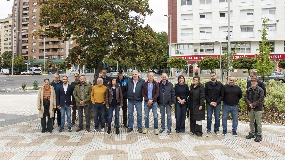 Miembros de la Corporación han recorrido parte de la avenida de Pío XII, desde su confluencia con la Vuelta del Castillo hasta su intersección con la calle Iturrama, para conocer de primera mano los cambios que se han llevado a cabo.