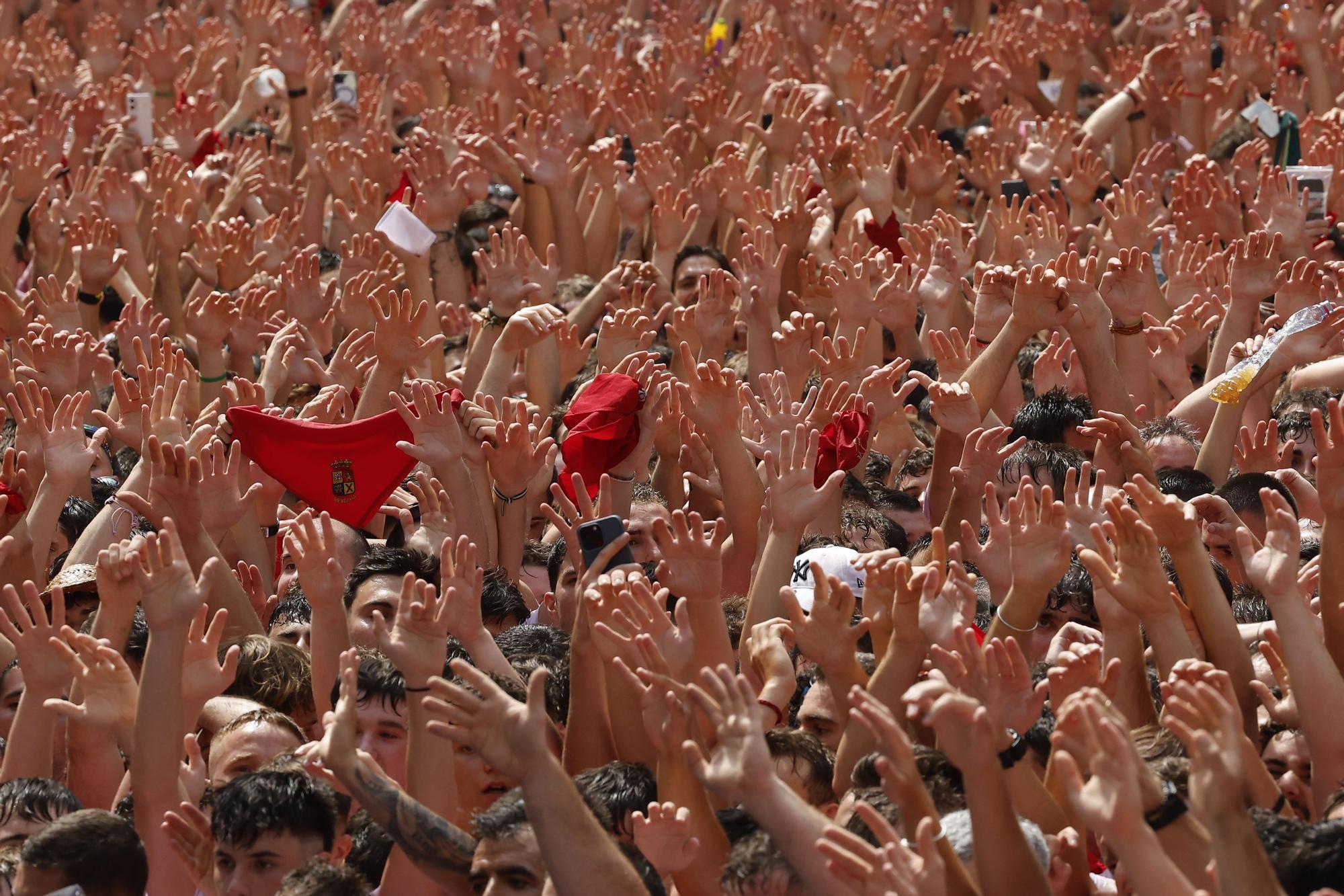 Fotos del  Chupinazo de San Fermín 2025 en Pamplona: ¡La fiesta más internacional se enciende con un grito solidario por Palestina!