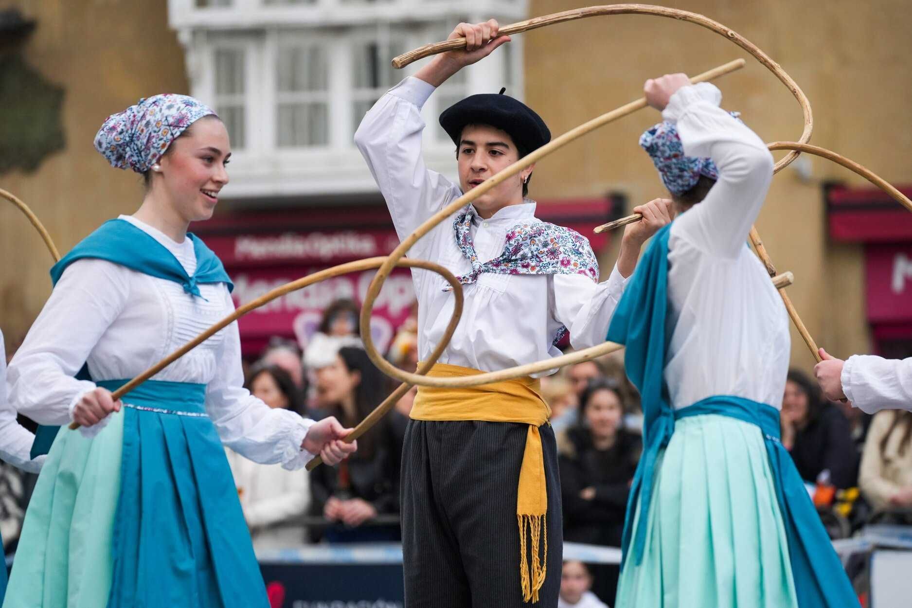 Un momento de Arabako Eskolarteko Euskal Dantza Topaketa en 2025