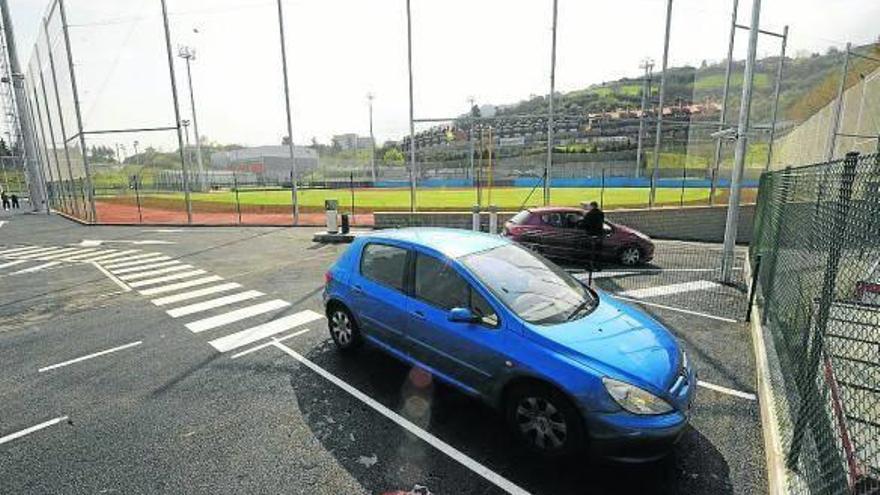 El polideportivo de El Fango abre 150 plazas de parking