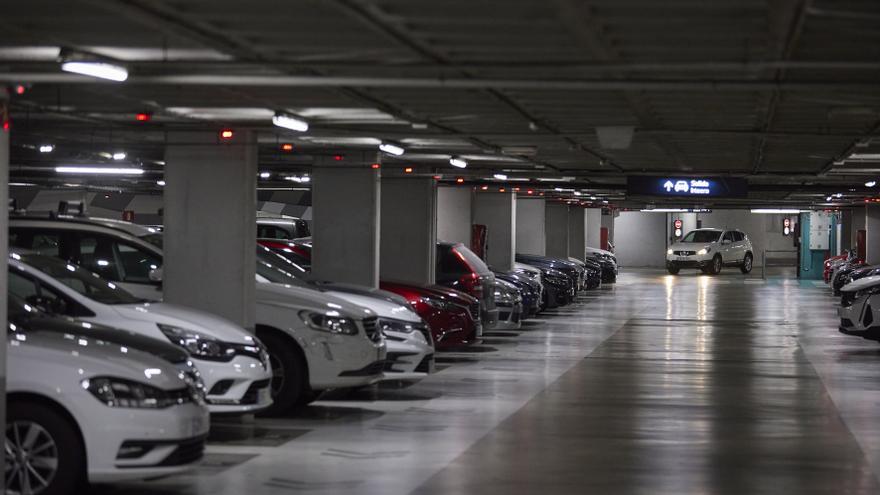 Recarga gratuita para vehículos eléctricos en tres parkings de Pamplona