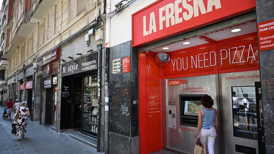 La primera máquina expendedora de pizzas caseras de Bizkaia llega a Bilbao