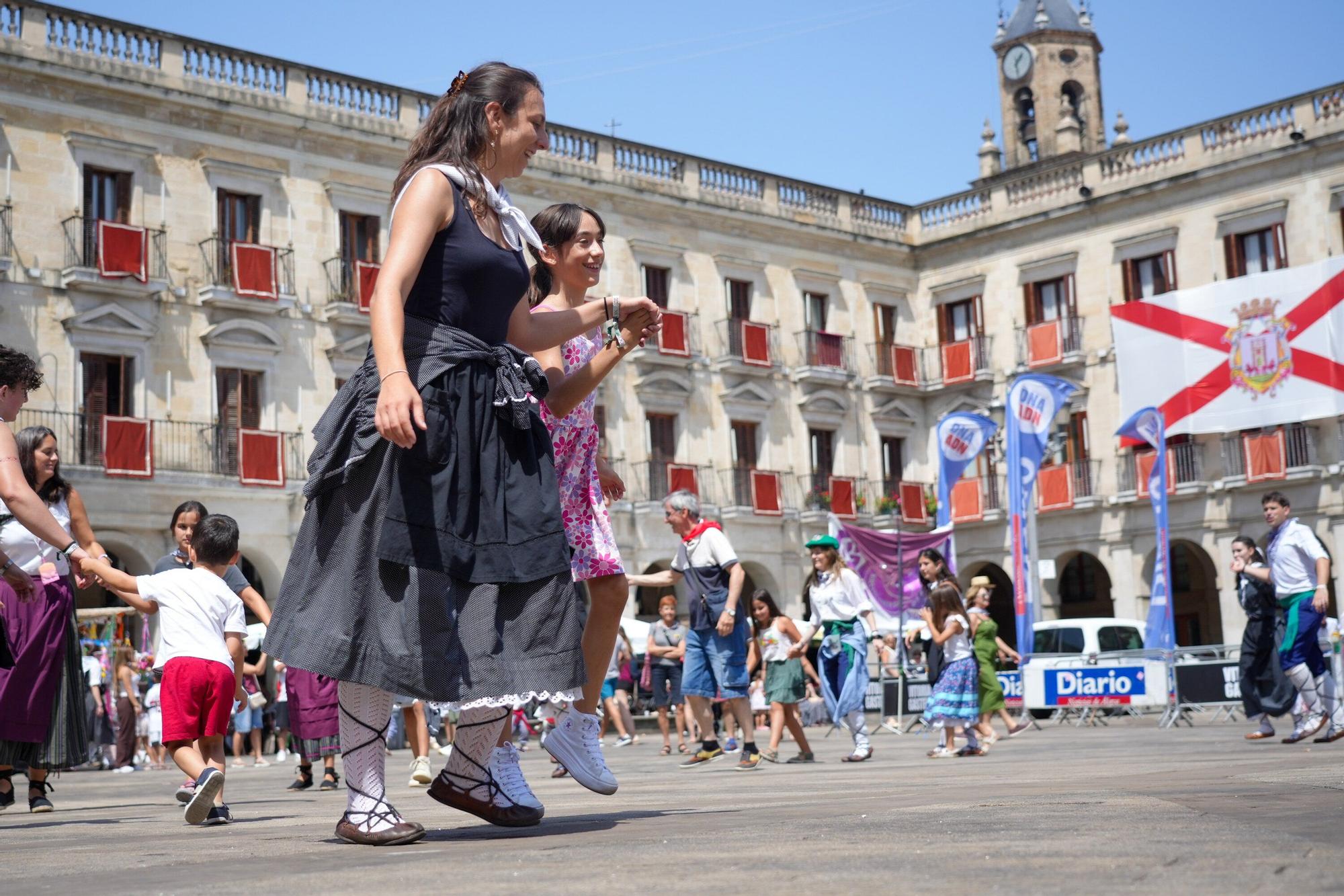 En imágenes: Otro día de fiesta en Vitoria-Gasteiz