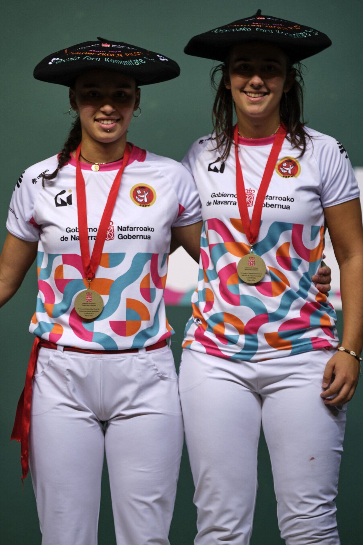 Fotos de las finales de pelota mano y pala femenina de este domingo
