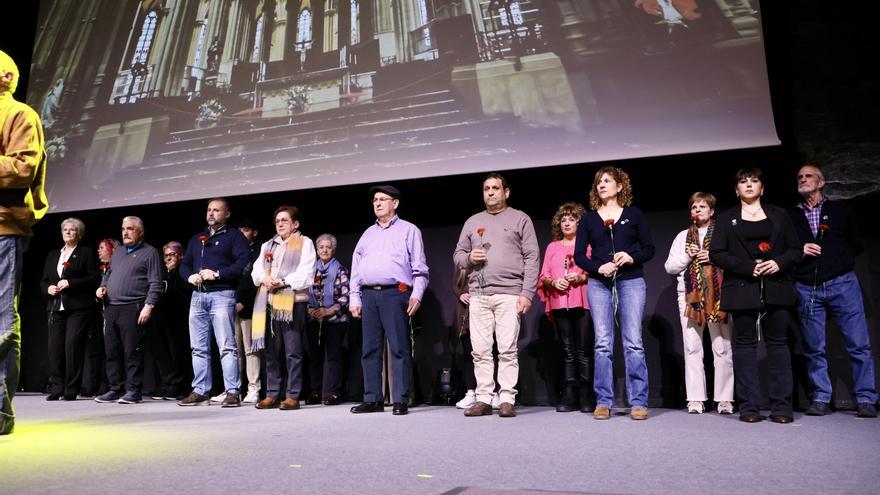 En imágenes: Homenaje a familiares y víctimas del 3-M en Vitoria-Gasteiz