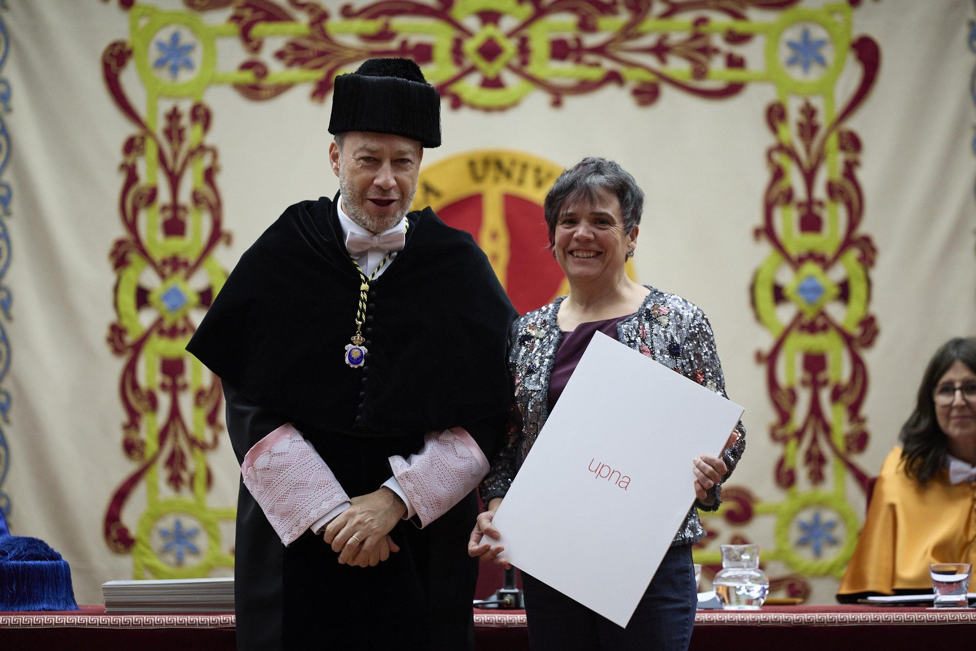 Fotos del homenaje de la UPNA a las personas que llevan 25 años trabajando en la Universidad