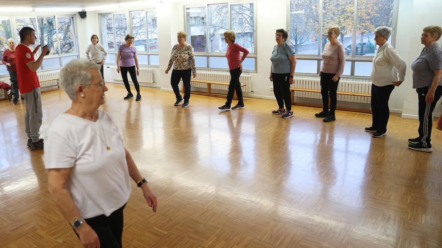 Las vascas que alcanzan los 65 años pueden vivir hasta los 89 y los hombres, hasta los 85