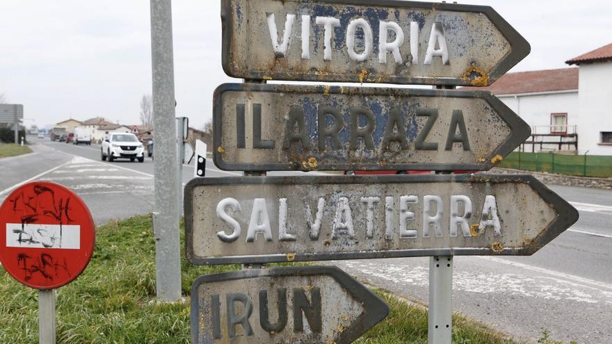 La Diputación renovará las deterioradas señales viales en Ilarraza