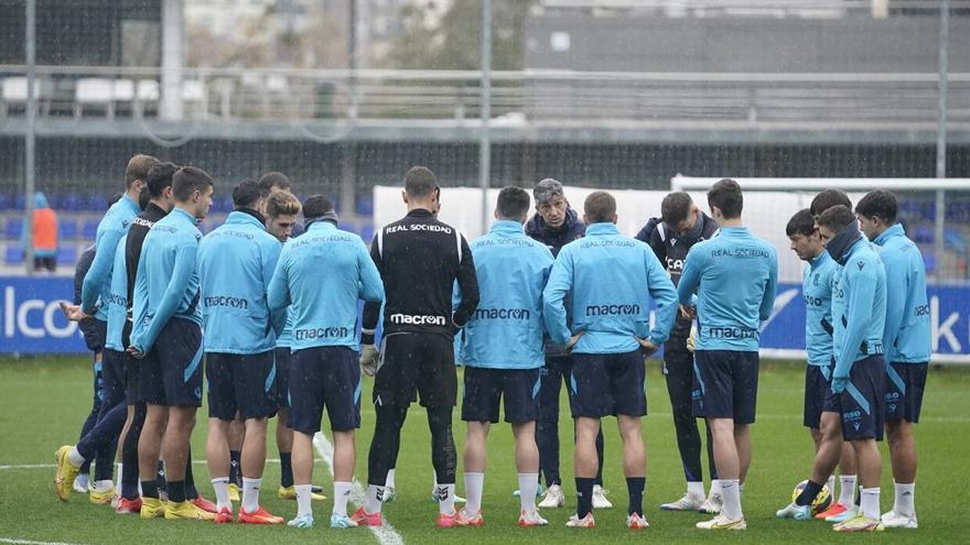 Real Sociedad: muchas bajas bajo la lluvia en Zubieta