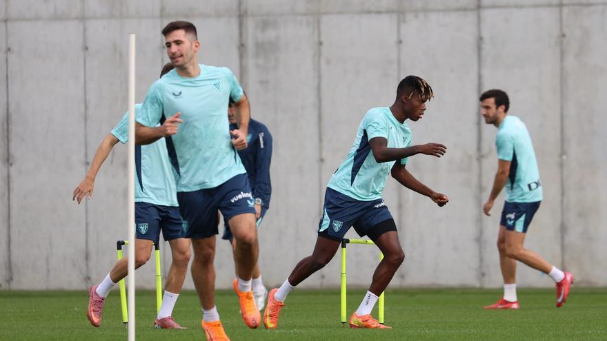 Nico Williams entrena con el grupo a dos días de Dortmund