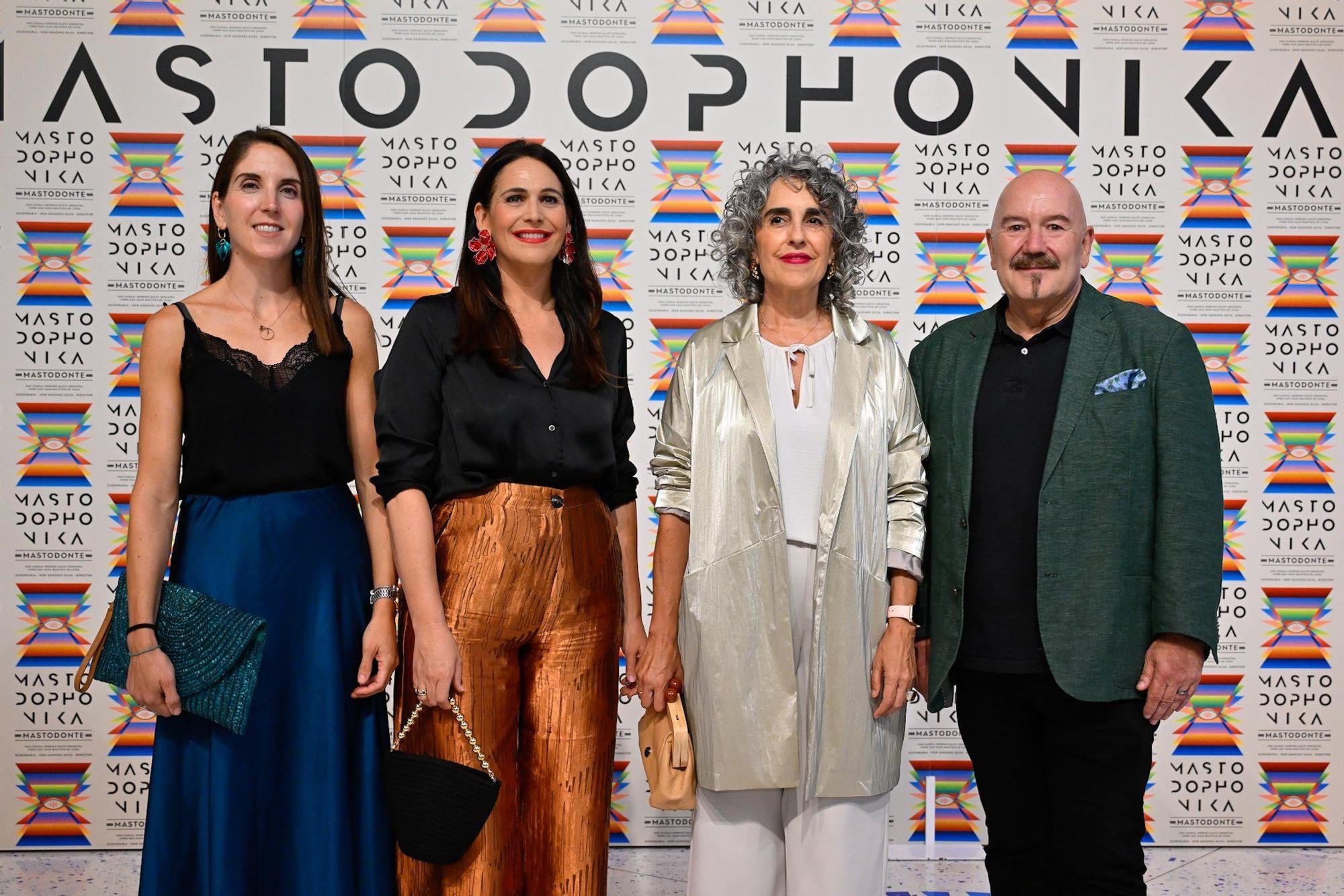 La concejala Eider Inunciaga; la diputada foral, Leixuri Arrizabalaga; la vicelehendakari, Ibone Bengoetxea y el director gerente de Euskalduna Bilbao, Iñigo Iturrate.