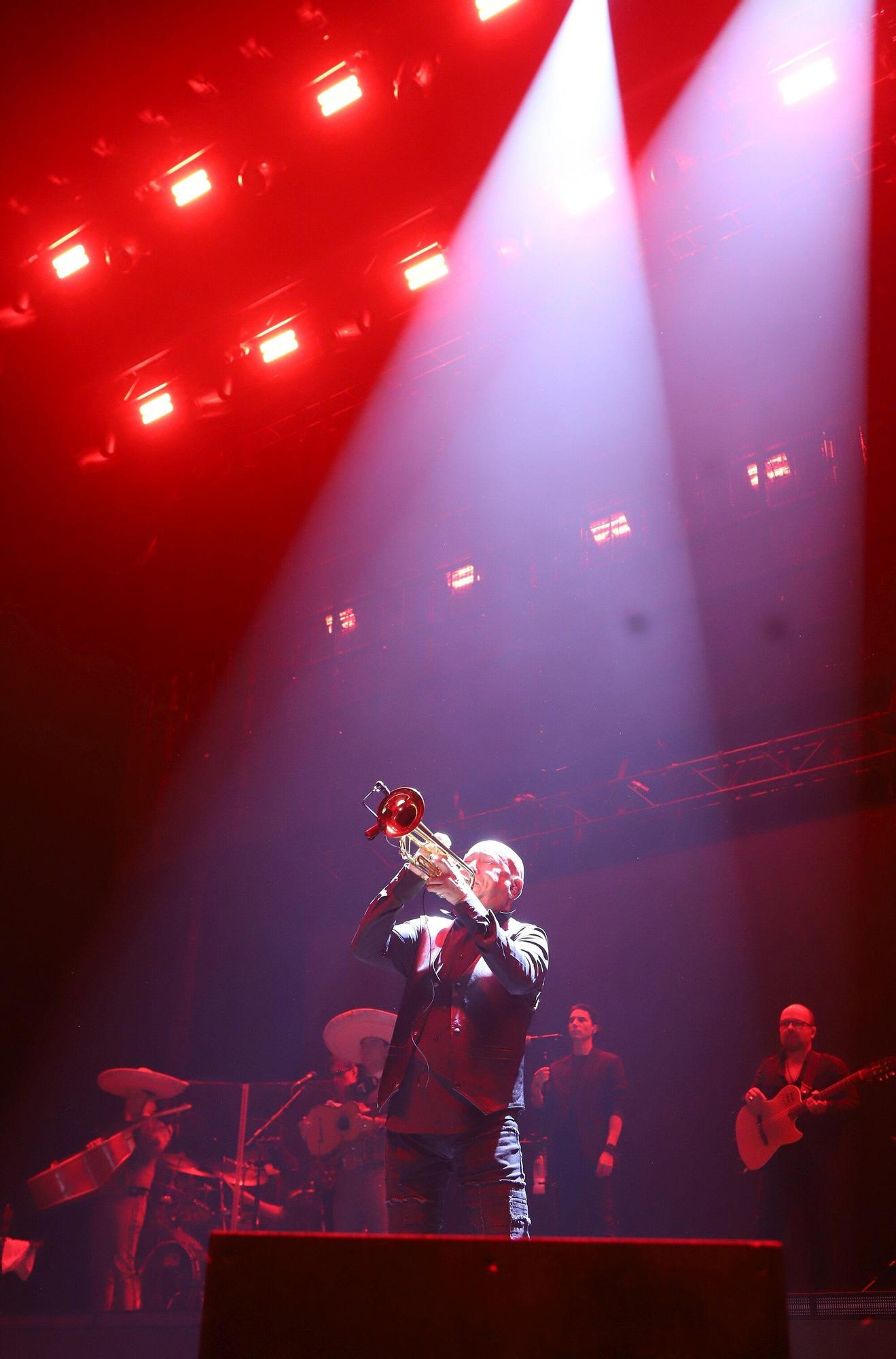 Fotos del concierto de Alejandro Fernández en el Navarra Arena