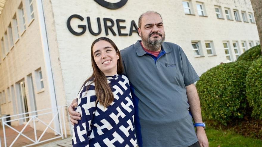 Dos generaciones unidas por el aniversario de Gureak