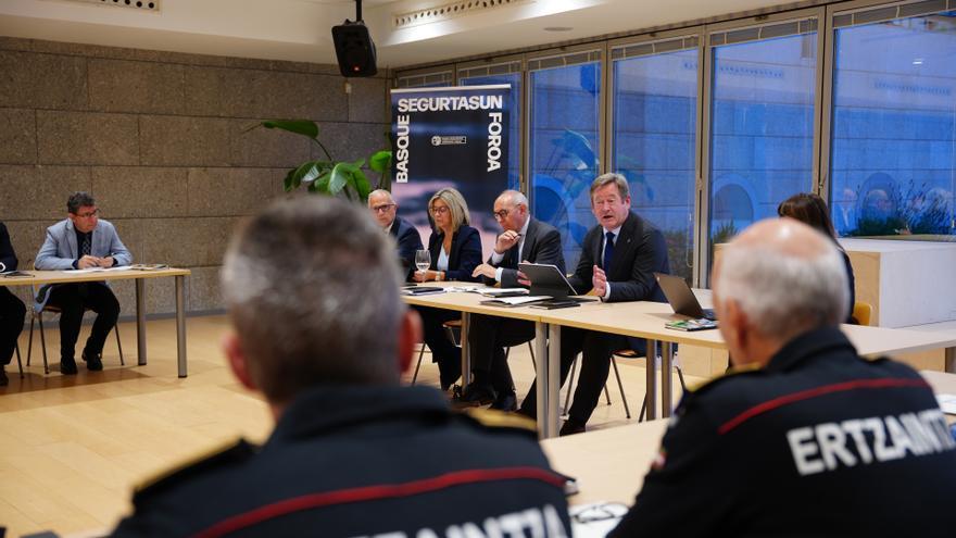 Zupiria apuesta por mejorar la seguridad reforzando la coordinación entre la Ertzaintza, policías locales y poder judicial