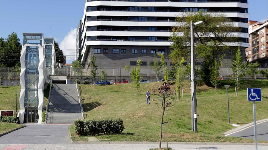 Intentan dejar atrapado a un amigo en un ascensor de Getxo y acaban dejándolo fuera de servicio