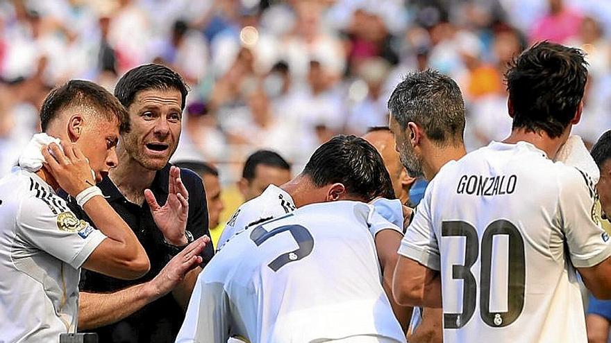 El nuevo Real Madrid de Xabi Alonso se pone manos a la obra