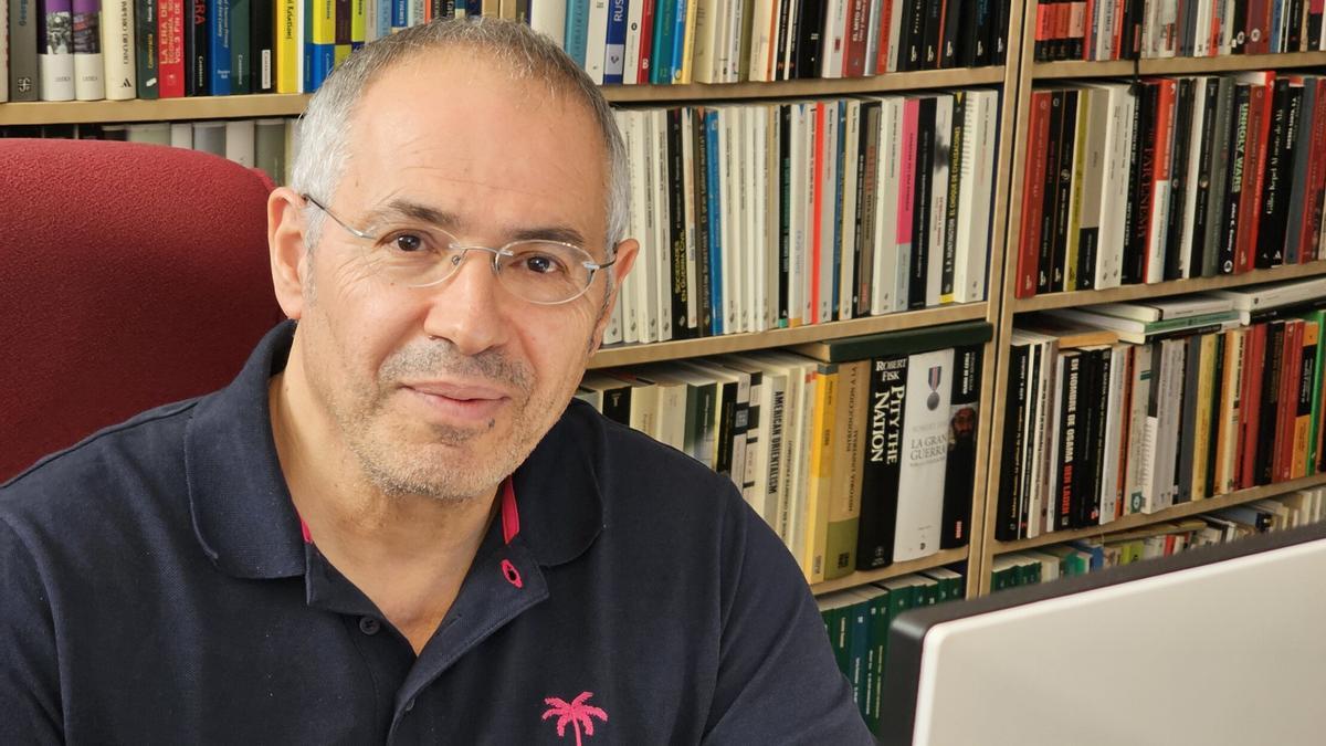 José Abu-Tarbush, profesor de Sociología.