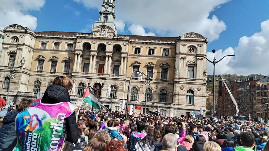 Zazpi gazte, zazpi lurralde, mezu bakarra